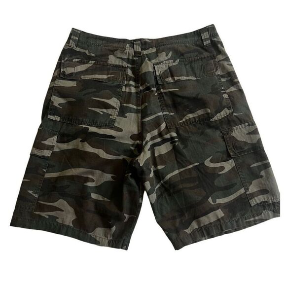 Y2K Bugle Boy Est 1977 Cargo  Camo Shorts size  34 - Picture 5 of 6